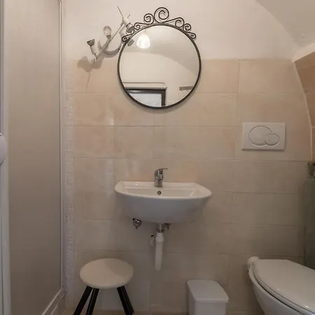 White Stone Flats & * Ostuni