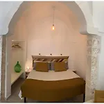 White Stone Flats & * Ostuni