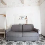 White Stone Flats & بيت للعطل أوستوني