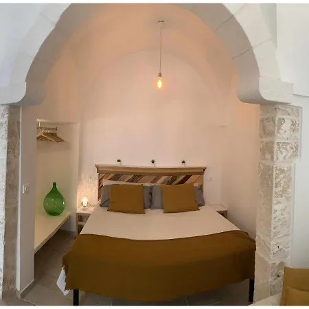 White Stone Flats & * 奥斯图尼