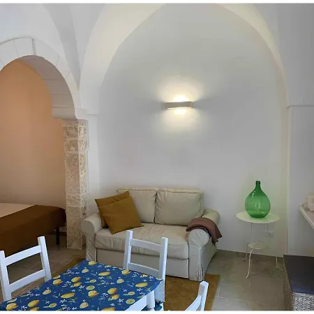 White Stone Flats & Ferienhaus Ostuni