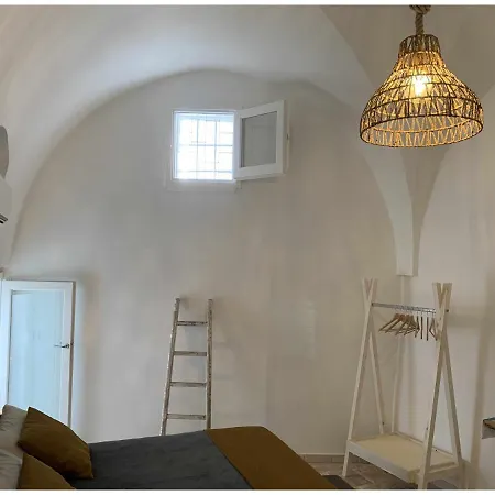 White Stone Flats & * Ostuni