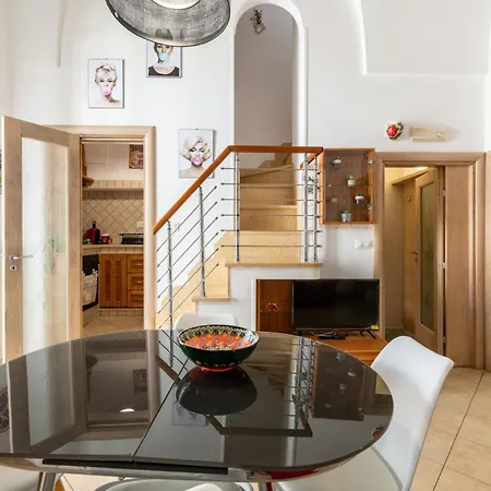 White Stone Flats & Ferienhaus *