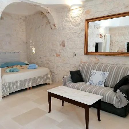 White Stone Flats & * Ostuni