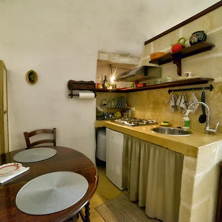 White Stone Flats & Ostuni