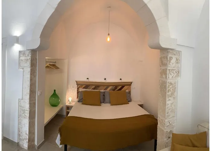 White Stone Flats & * Ostuni