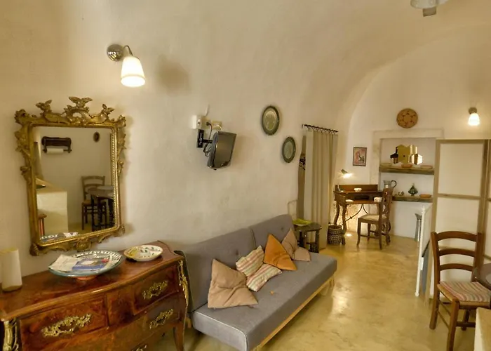 White Stone Flats & Ostuni