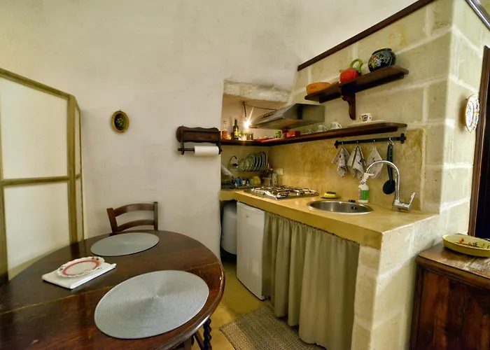 White Stone Flats & Ostuni