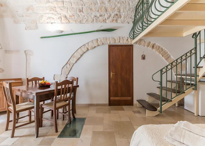 White Stone Flats & * Ostuni