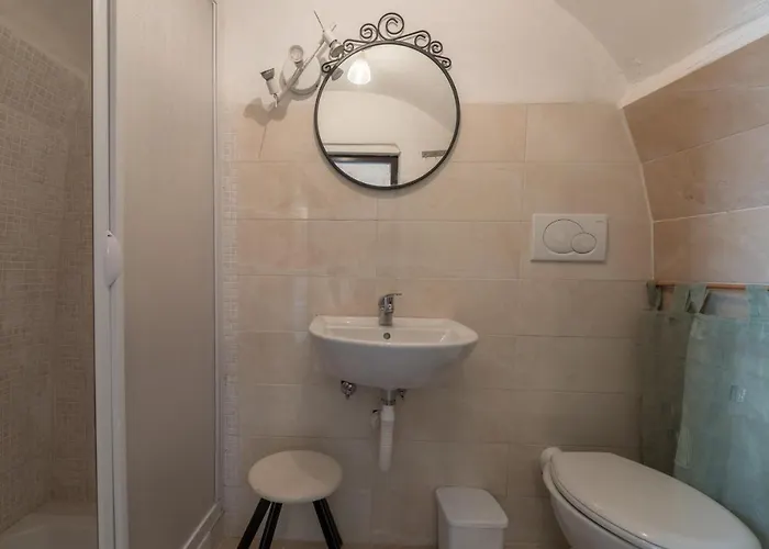 White Stone Flats & * Ostuni